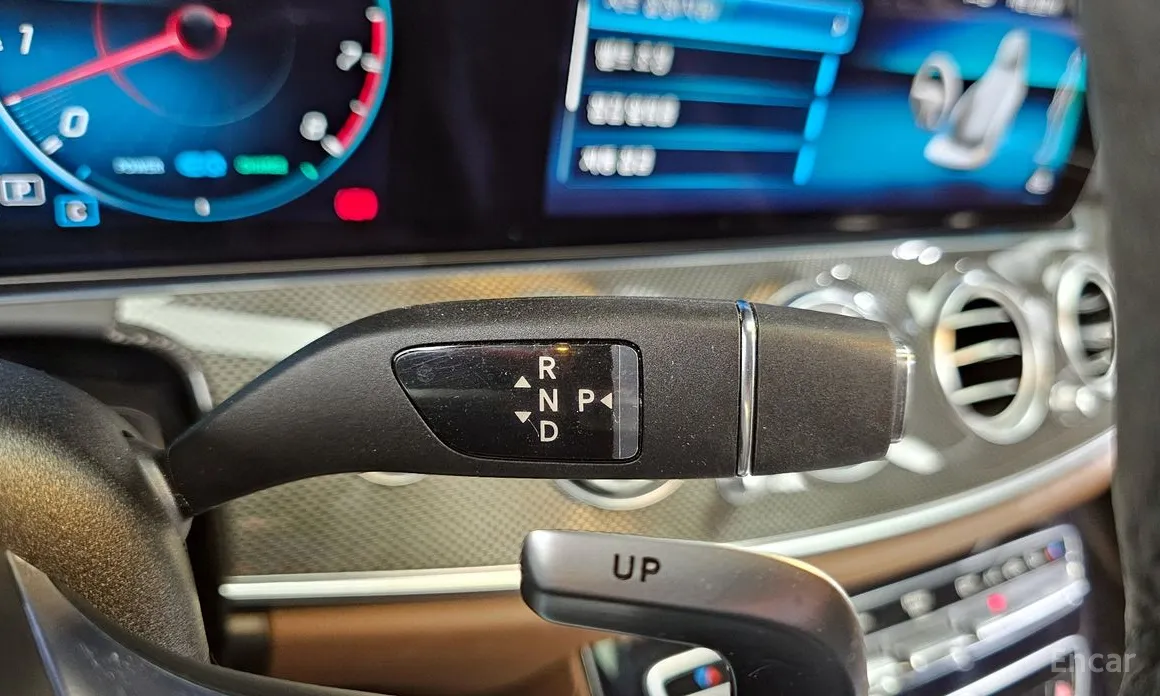 Фото 9 - Mercedes-Benz E-Class