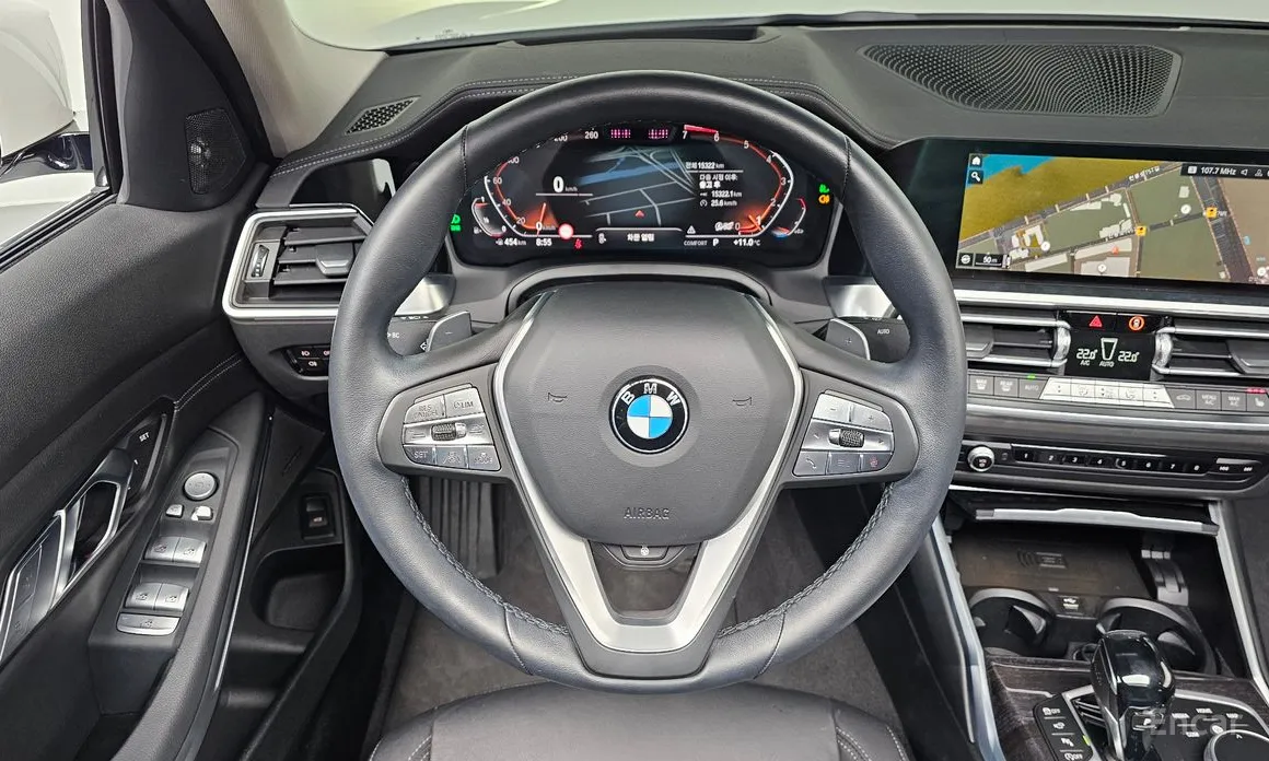 Photo 13 - BMW 3 Series