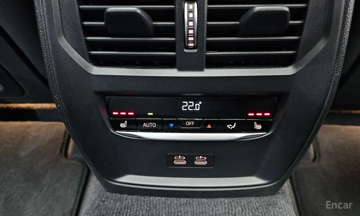 Photo 18 - BMW 3 Series