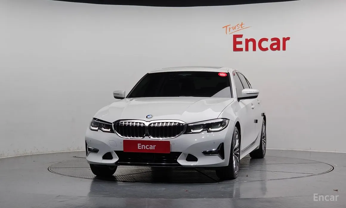 Photo 3 - BMW 3 Series