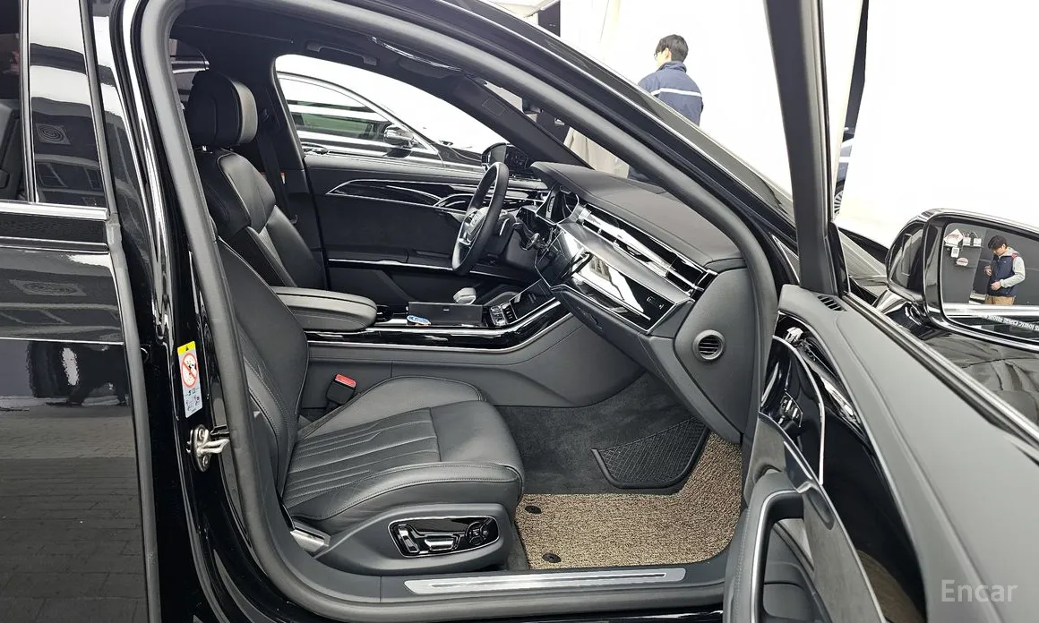 Фото 11 - Audi A8