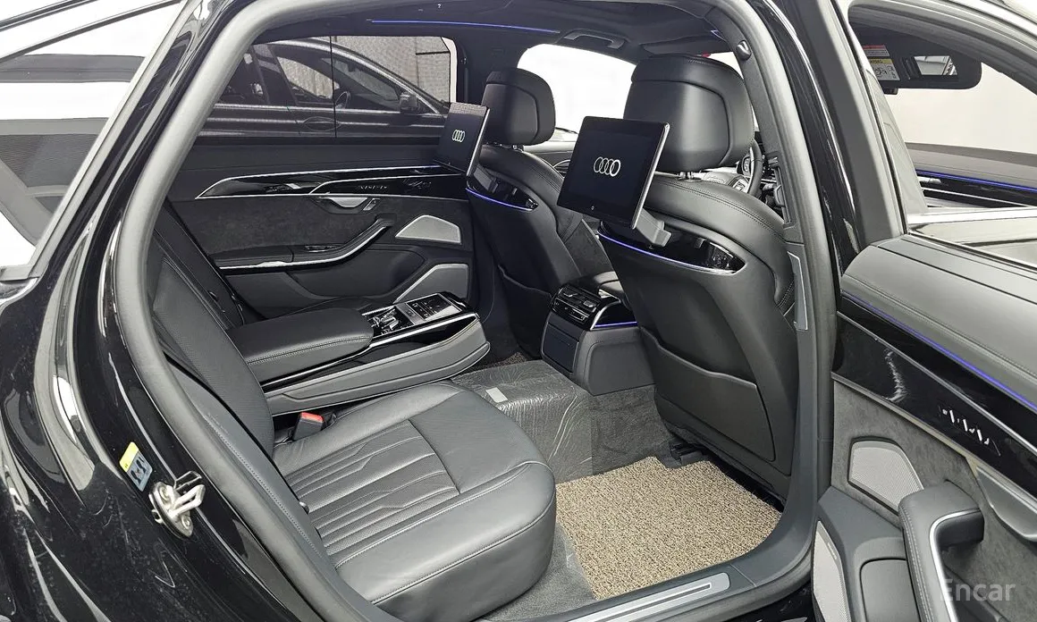 Фото 12 - Audi A8