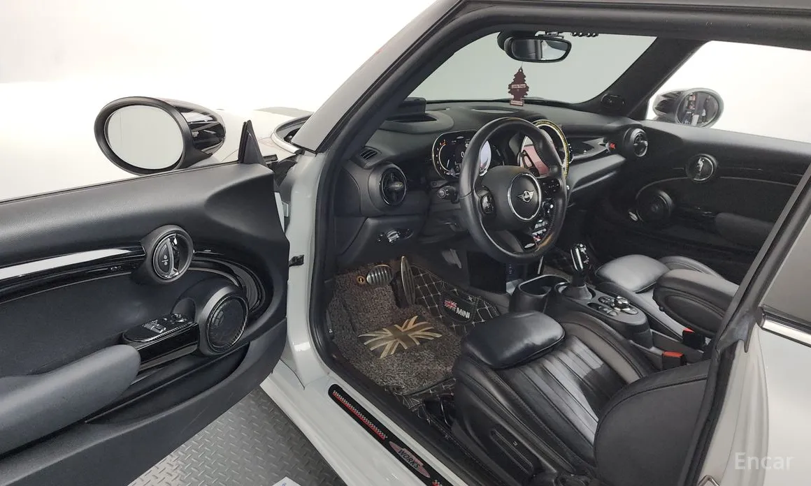 Фото 10 - Mini Cooper