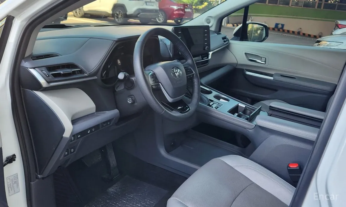 Фото 12 - Toyota Sienna