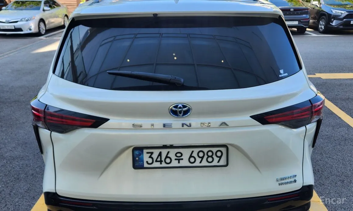 Фото 8 - Toyota Sienna