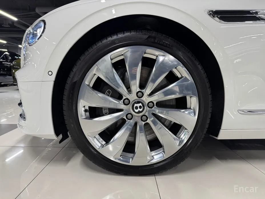 Фото 15 - Bentley Flying Spur