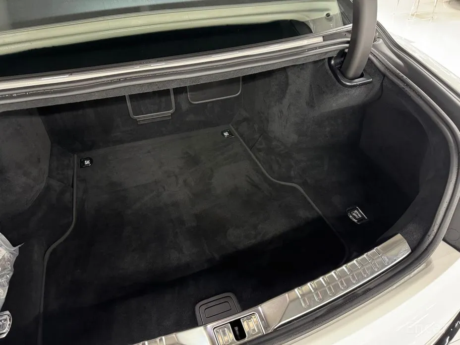 Фото 16 - Bentley Flying Spur