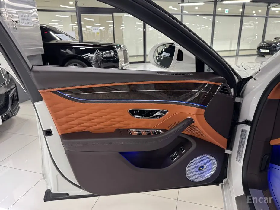 Фото 7 - Bentley Flying Spur