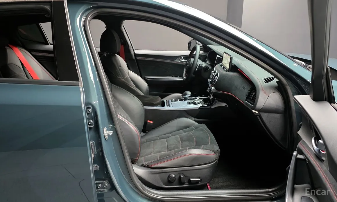 Фото 10 - Kia Stinger