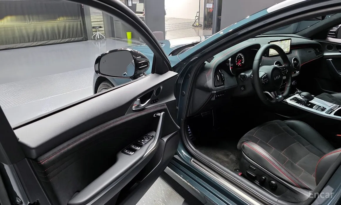 Фото 11 - Kia Stinger