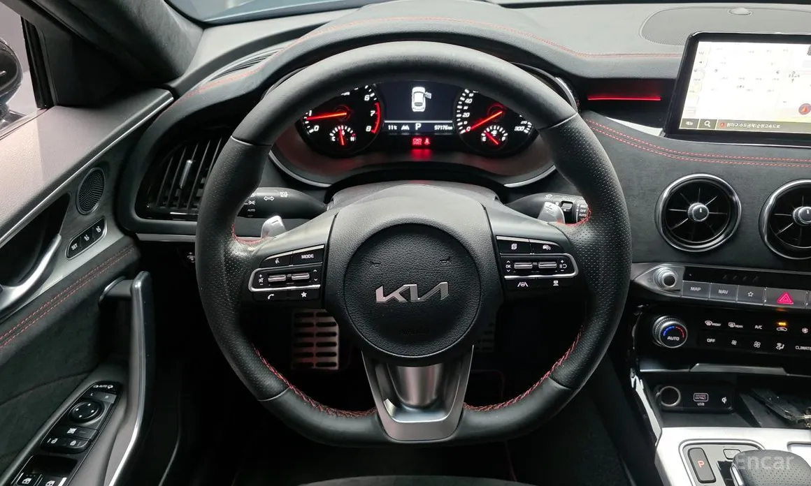 Фото 13 - Kia Stinger