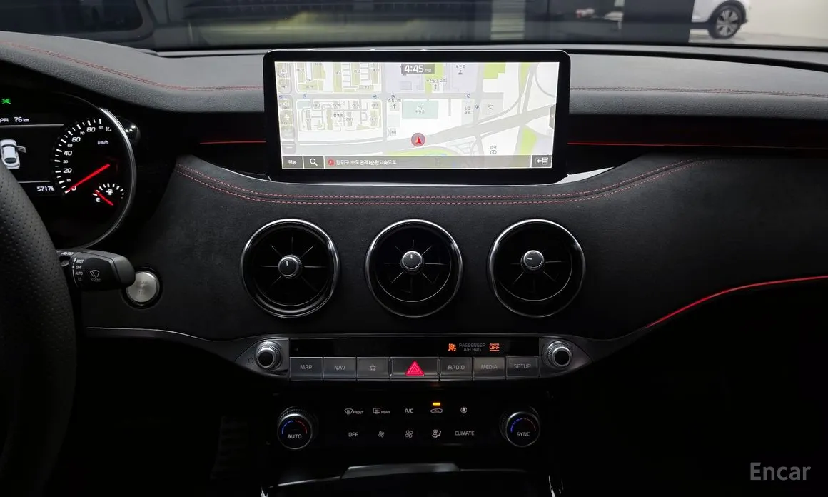 Фото 15 - Kia Stinger