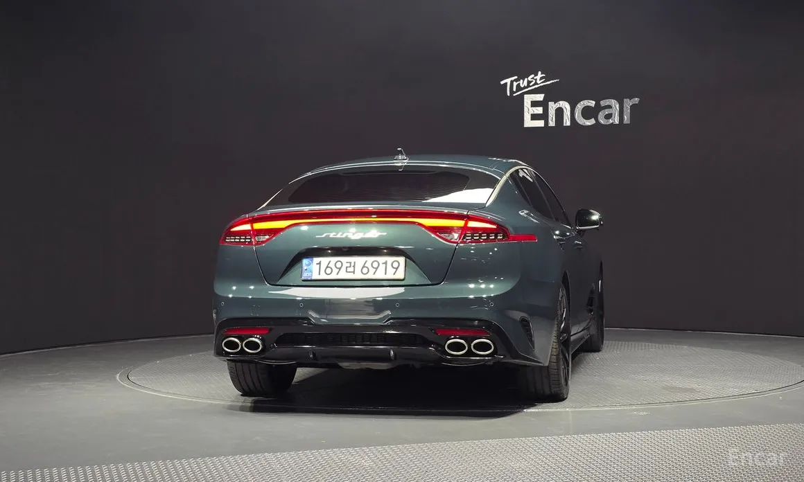 Фото 4 - Kia Stinger