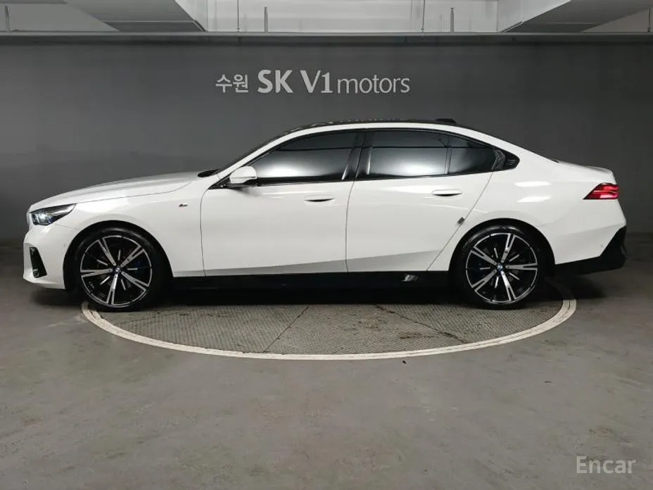 Фото 3 - BMW 5 Series