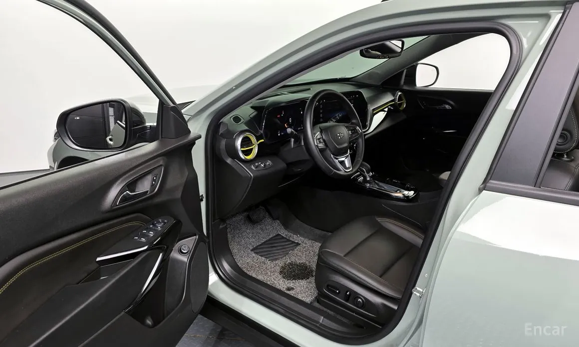 Photo 10 - Chevrolet Trax