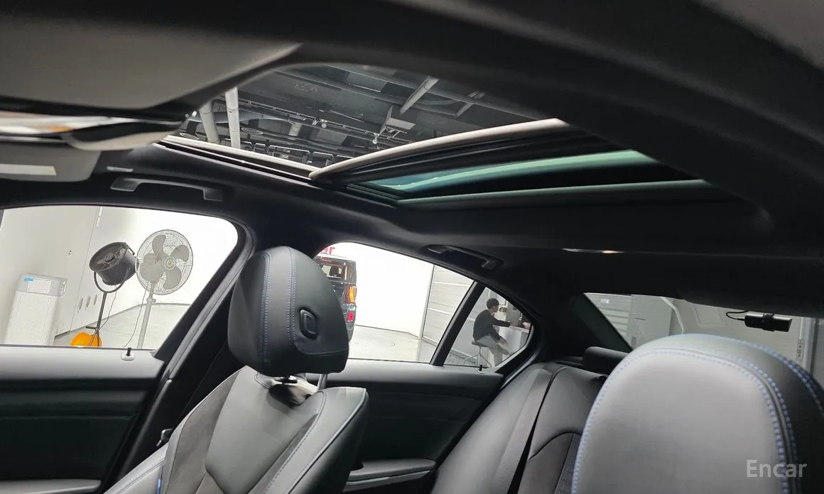 Фото 18 - BMW 3 Series