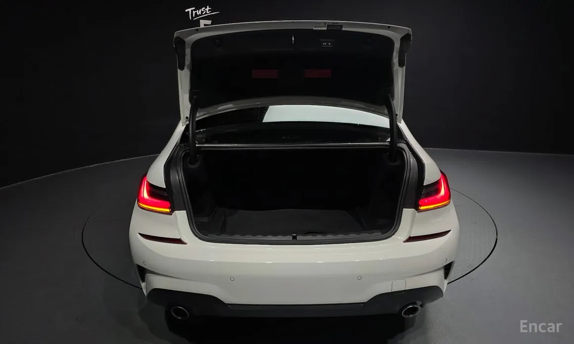 Фото 20 - BMW 3 Series