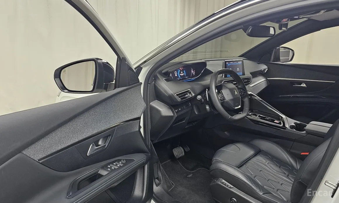 Фото 10 - Peugeot 3008