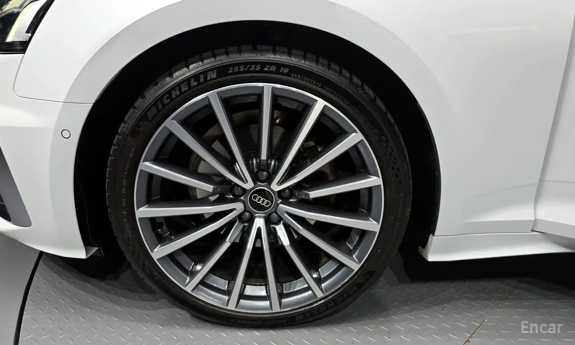 Фото 5 - Audi A5