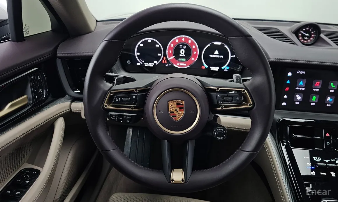 Фото 13 - Porsche Panamera