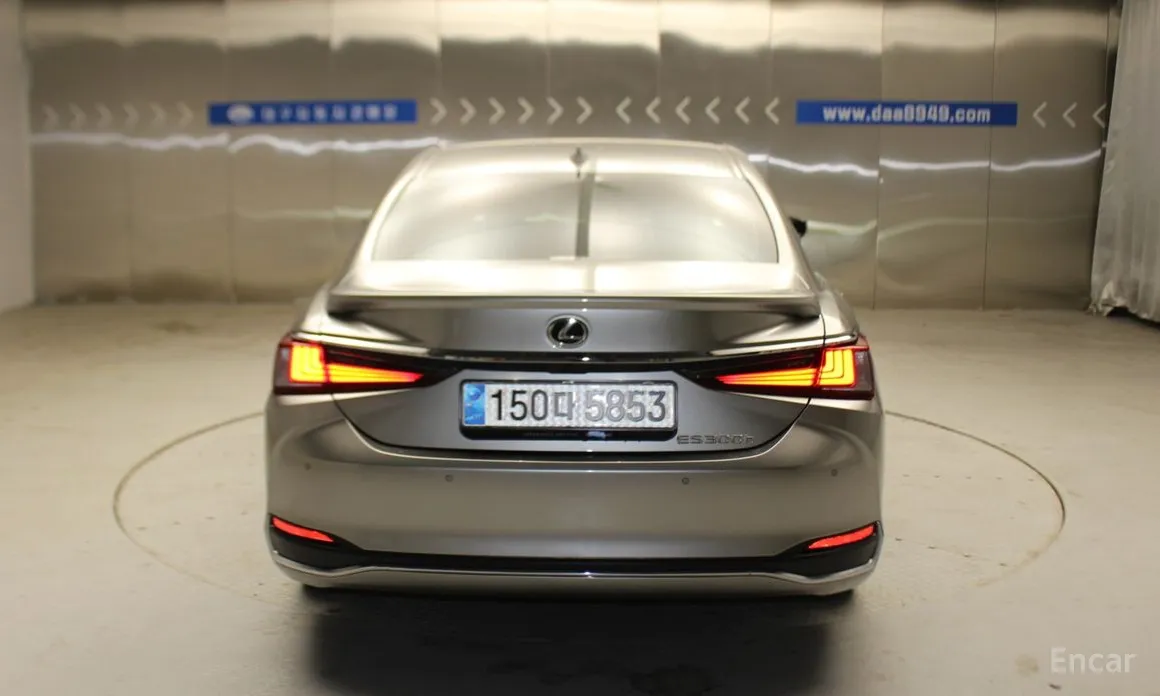 Фото 4 - Lexus ES