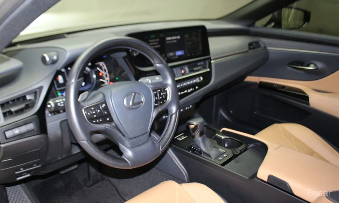 Фото 7 - Lexus ES