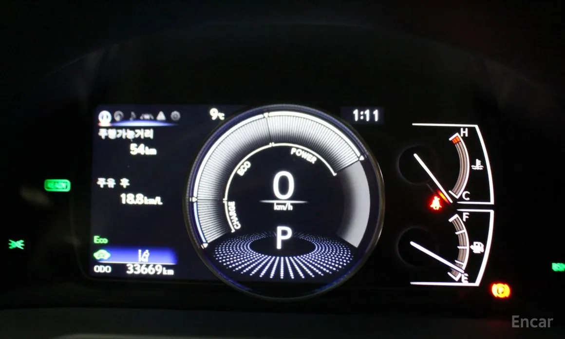 Фото 8 - Lexus ES