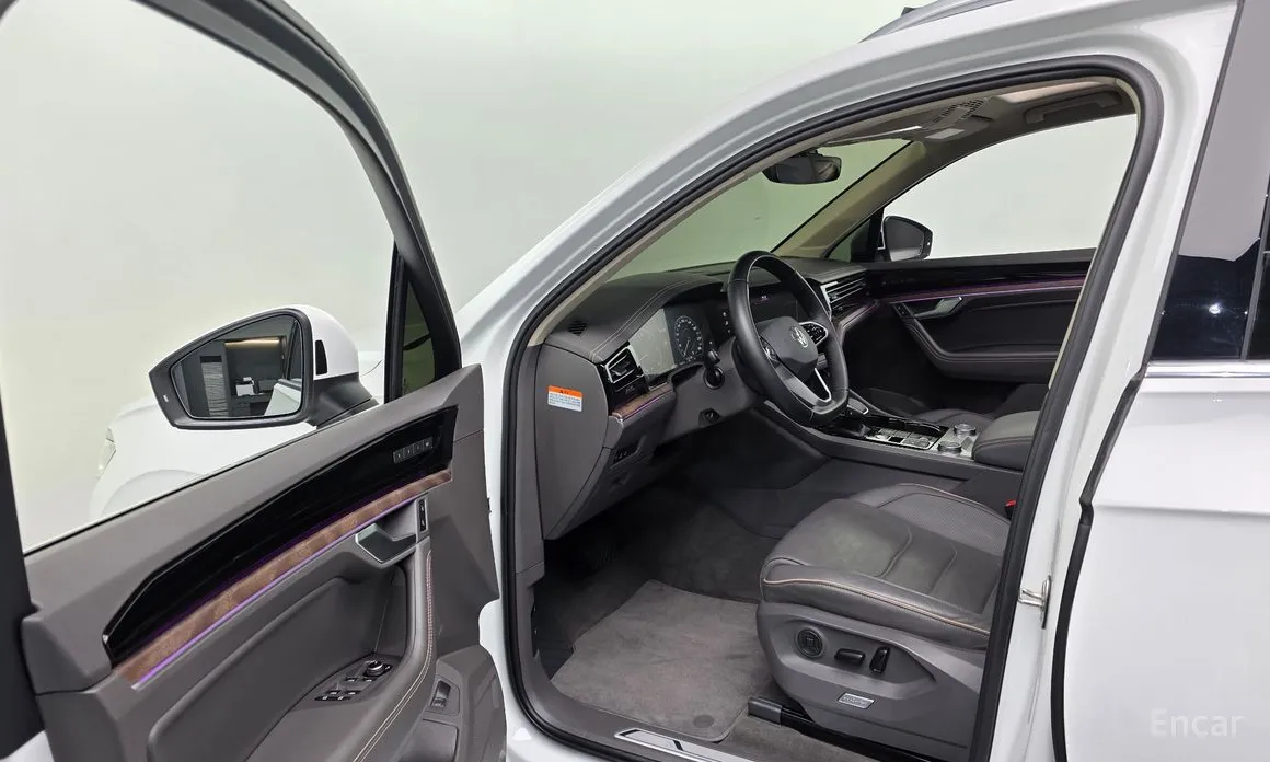 Фото 13 - Volkswagen Touareg