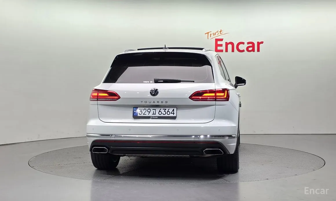 Фото 4 - Volkswagen Touareg