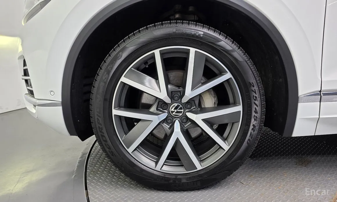 Фото 5 - Volkswagen Touareg