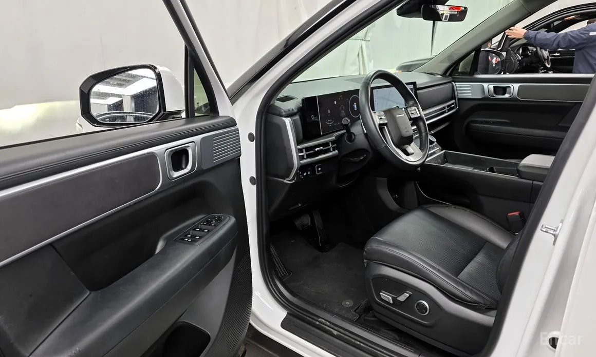 Photo 10 - Hyundai Santa Fe