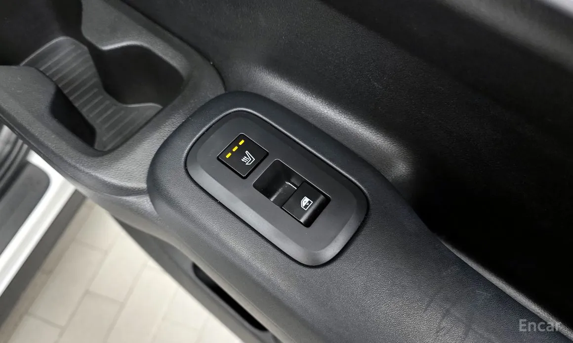 Photo 19 - Hyundai Santa Fe