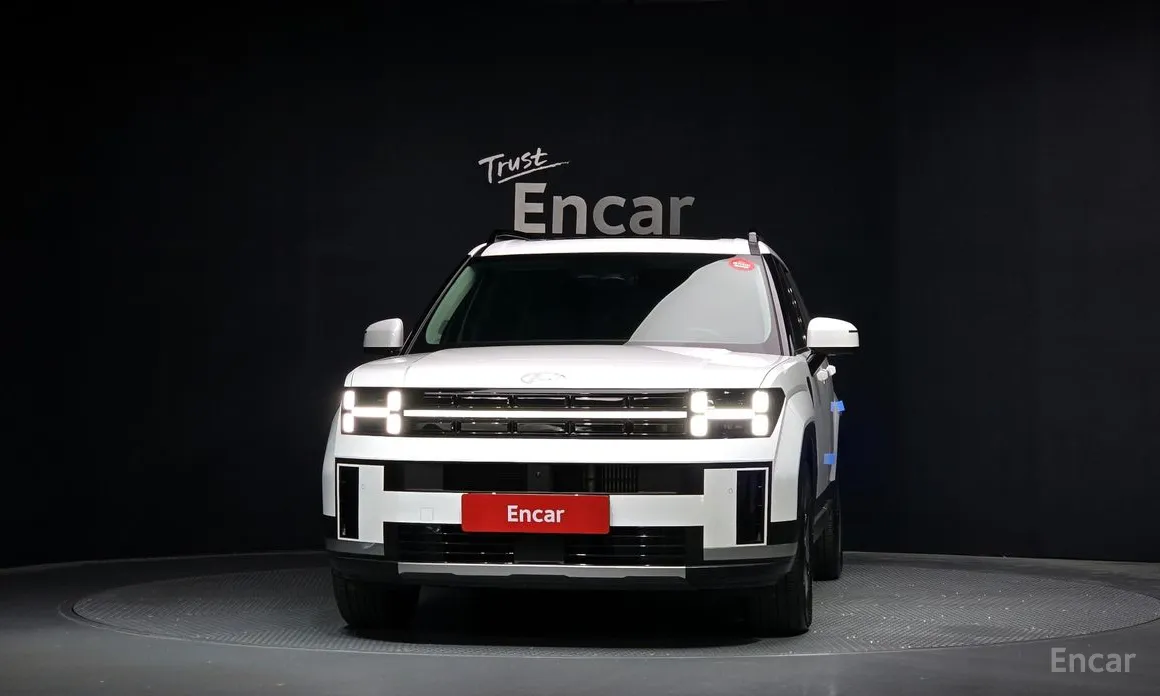 Photo 3 - Hyundai Santa Fe