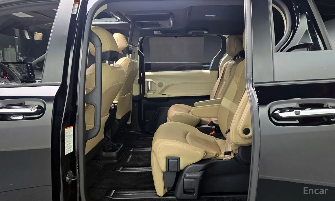 Фото 12 - Toyota Sienna