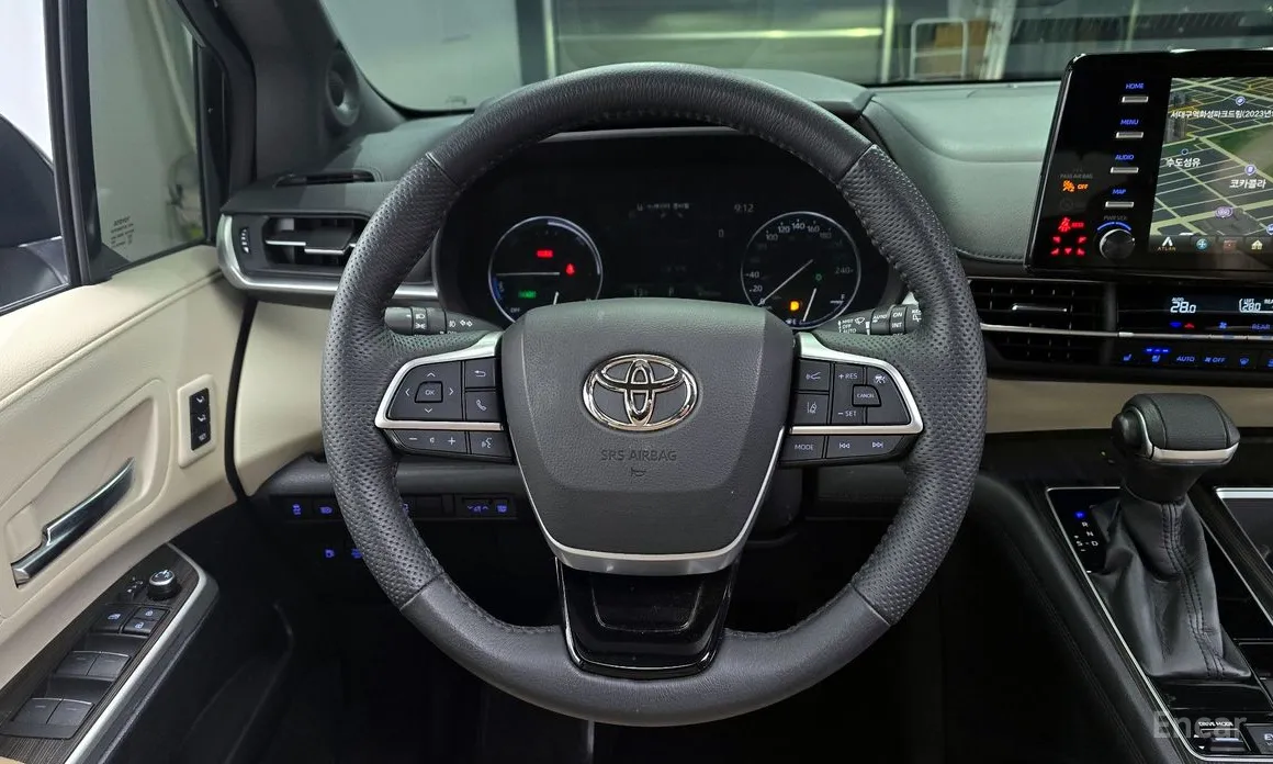 Фото 13 - Toyota Sienna