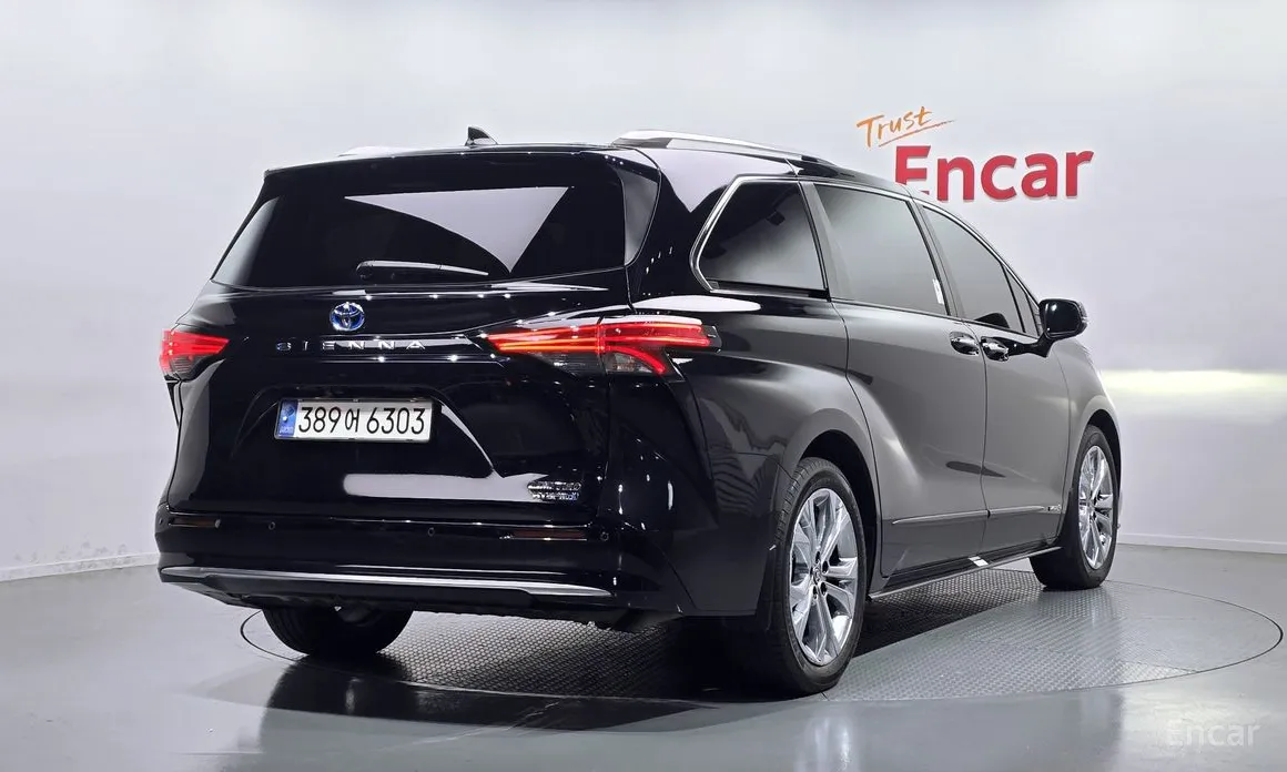 Фото 2 - Toyota Sienna