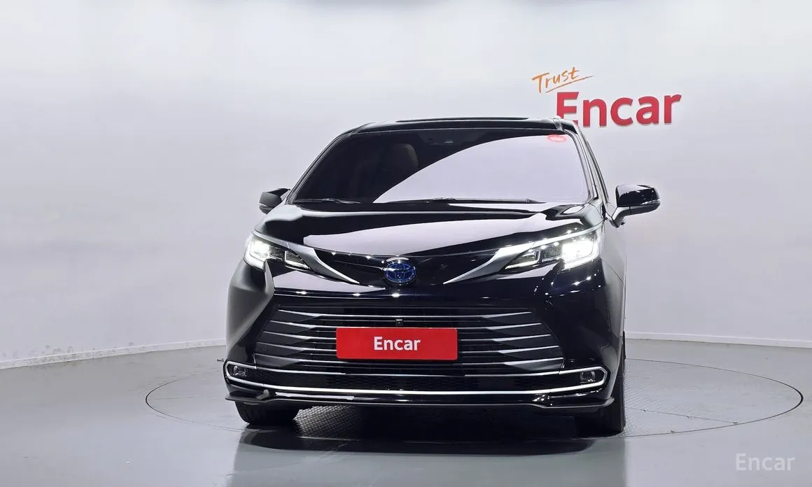 Фото 3 - Toyota Sienna