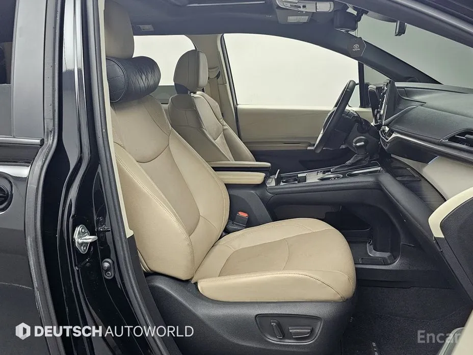 Фото 10 - Toyota Sienna