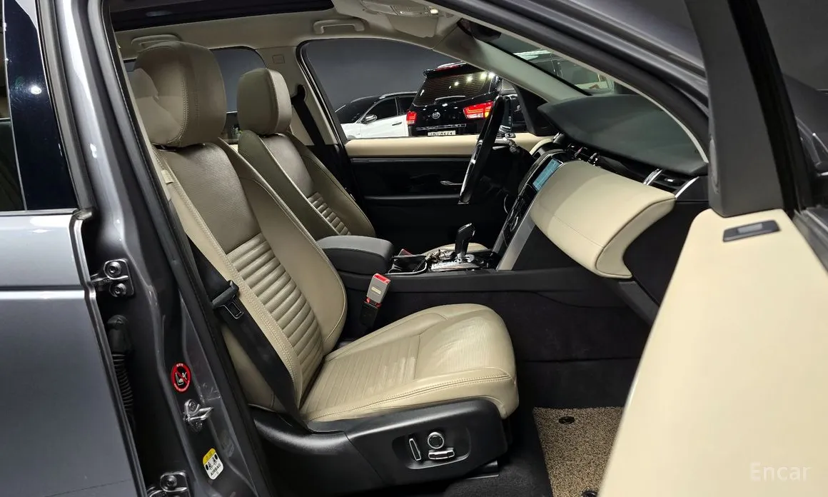 Фото 10 - Land Rover Discovery Sport