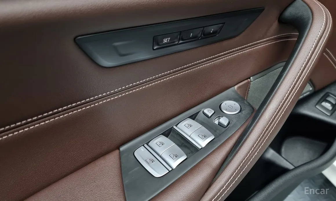 Фото 17 - BMW 5 Series