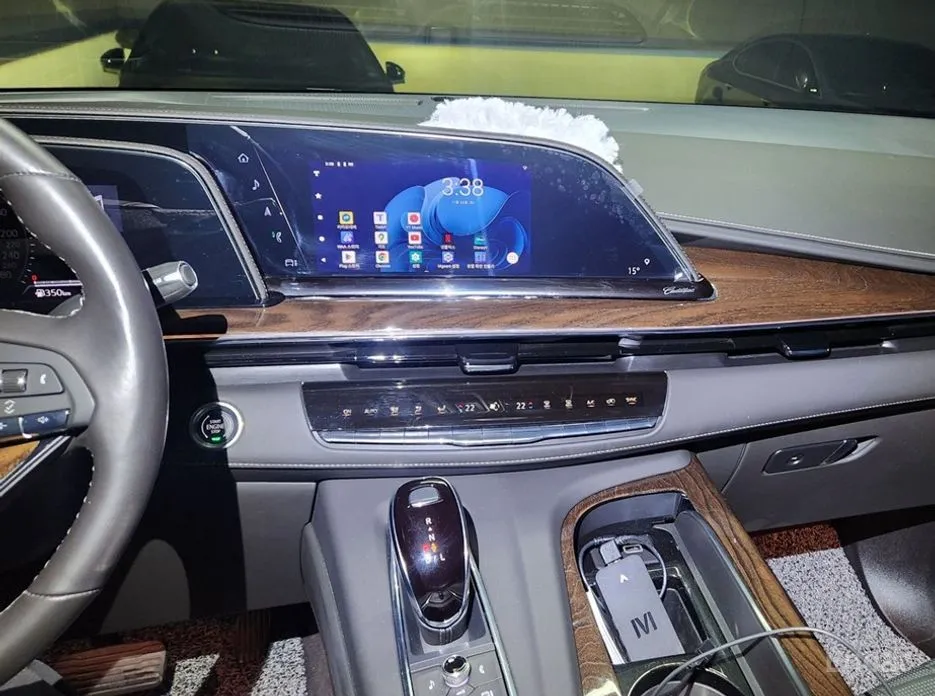 Фото 4 - Cadillac Escalade