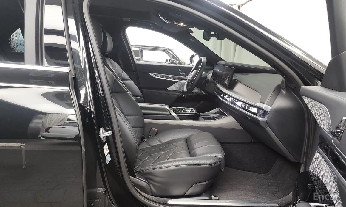 Фото 11 - BMW i7