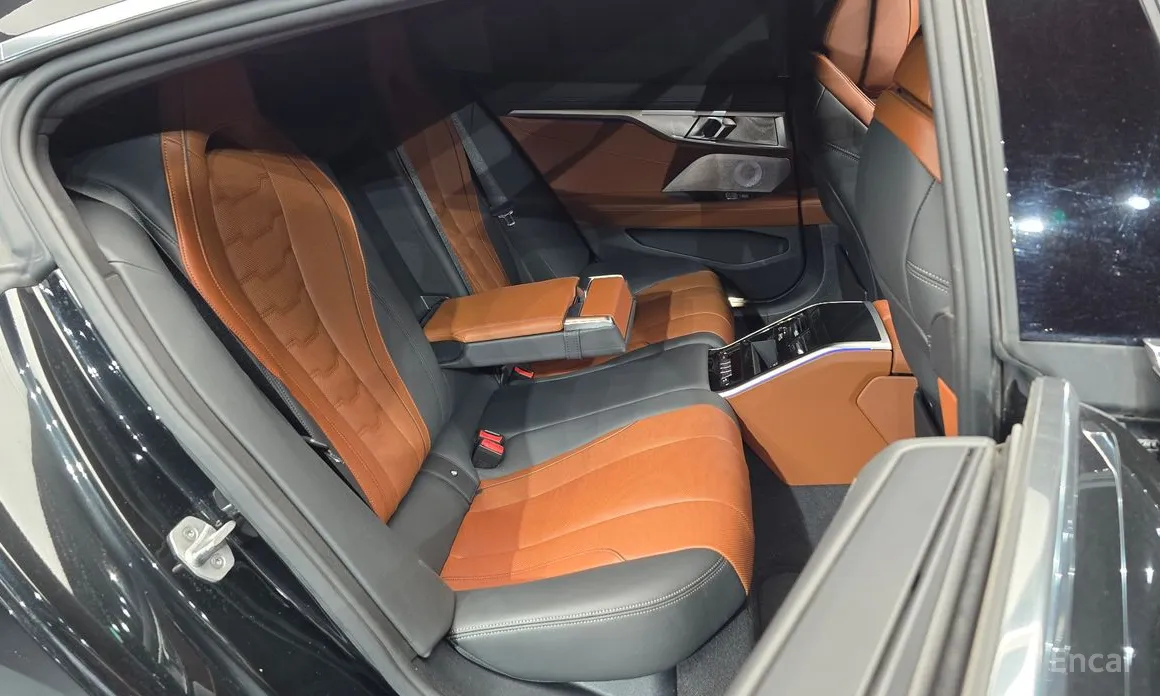 Фото 12 - BMW 8 Series