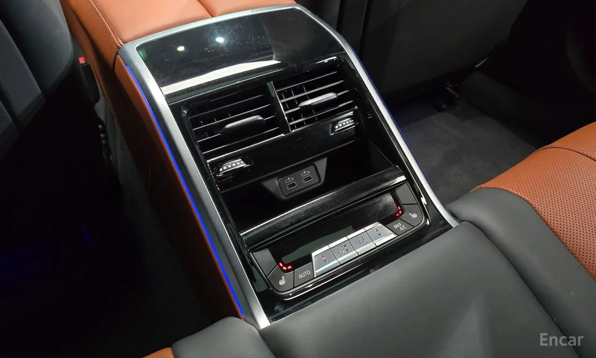 Фото 16 - BMW 8 Series