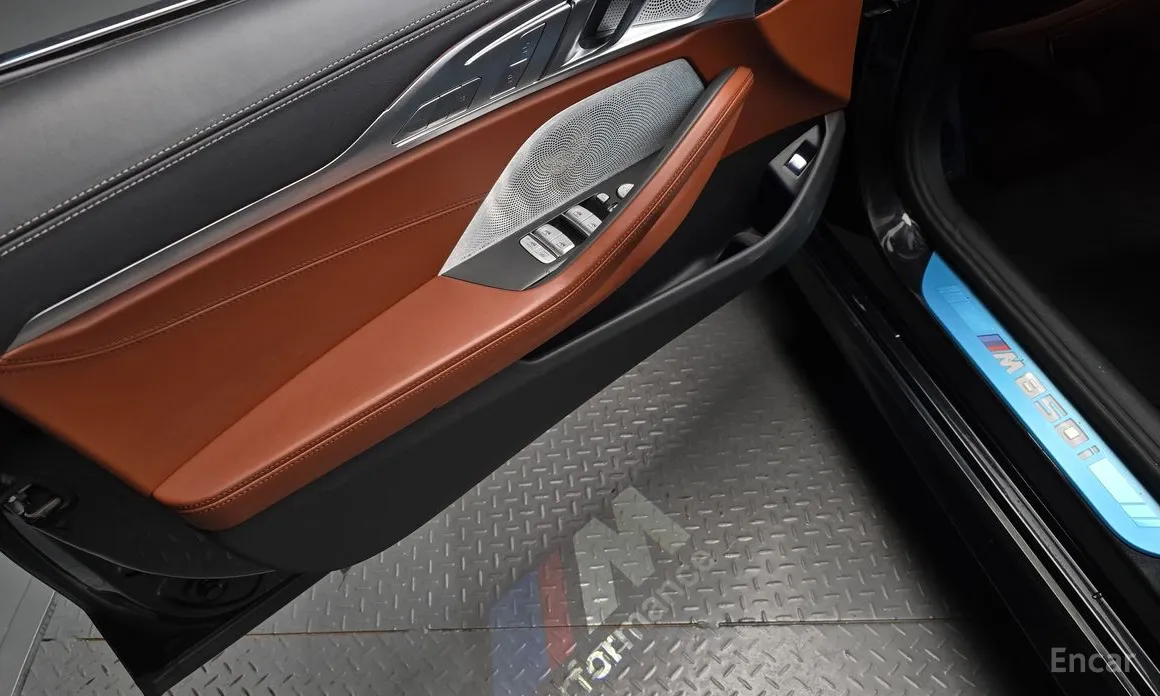 Фото 19 - BMW 8 Series