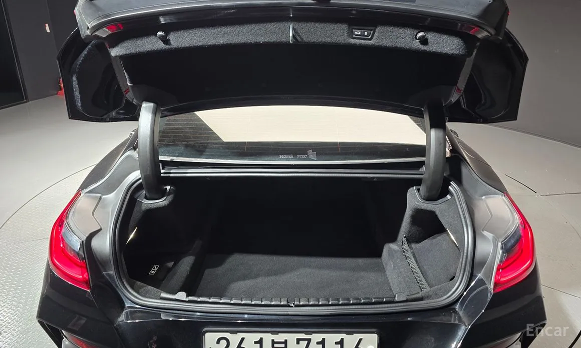 Фото 20 - BMW 8 Series