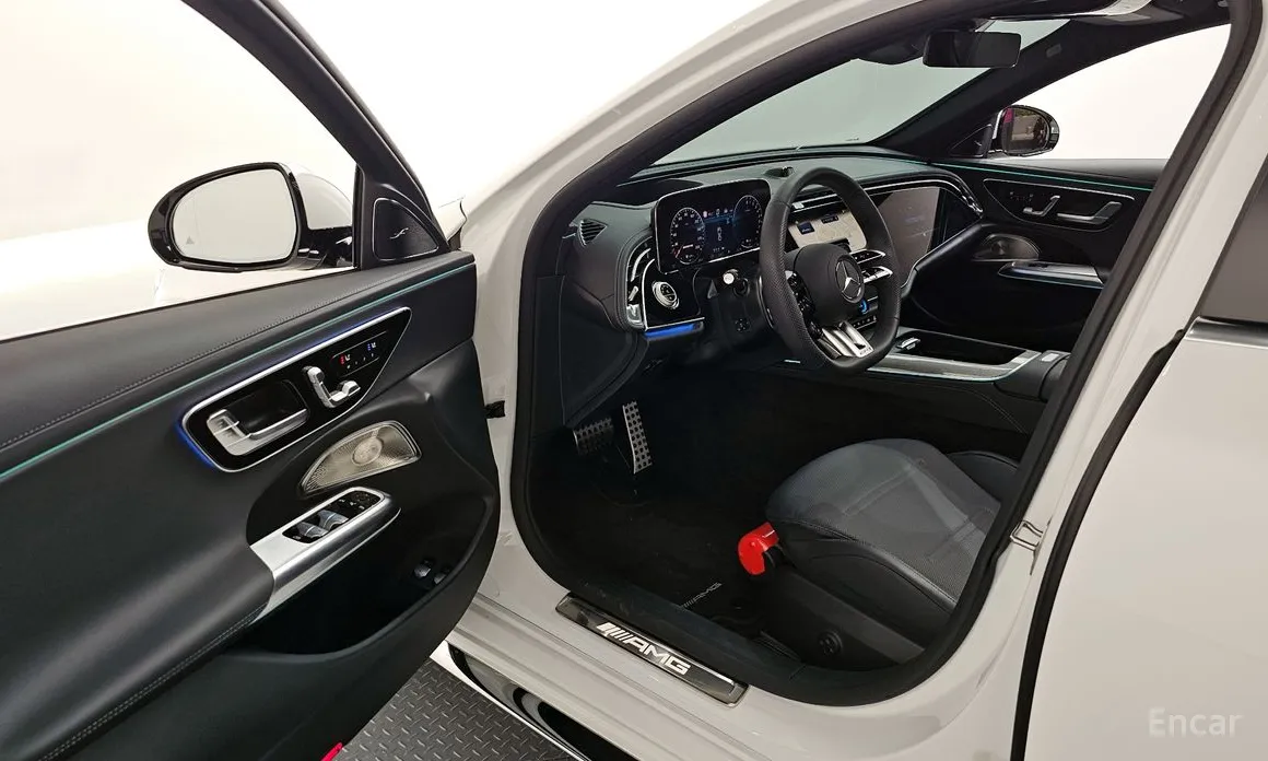 Фото 10 - Mercedes-Benz E-Class