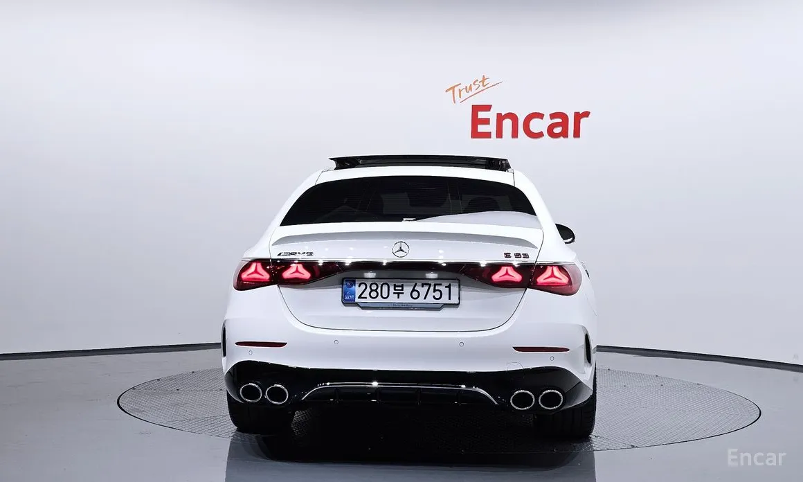 Фото 4 - Mercedes-Benz E-Class