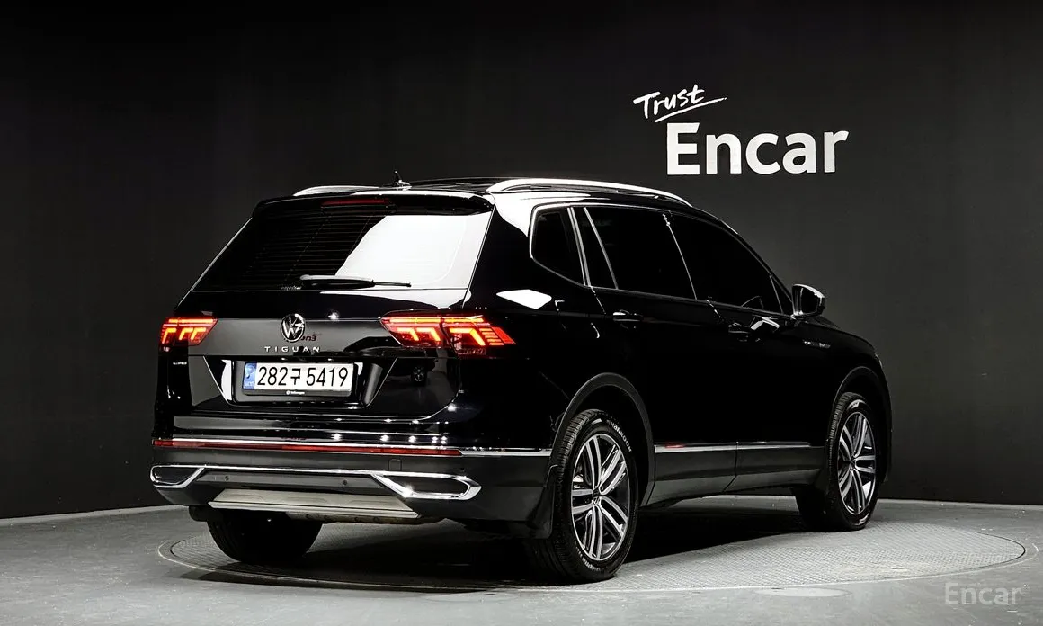 Фото 2 - Volkswagen Tiguan