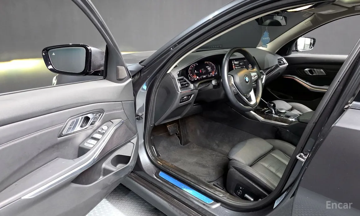 Photo 10 - BMW 3 Series